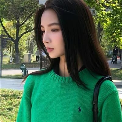 年轻女孩爱过来